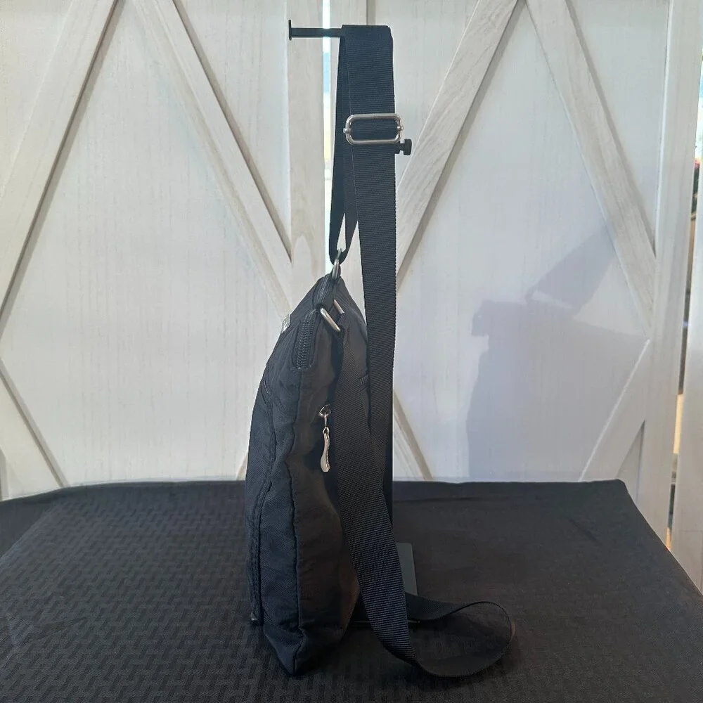 Baggallini The Pocket Slim Crossbody Bag